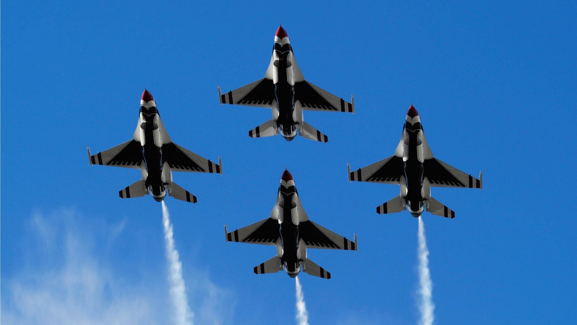 法国队在欧预赛中获得一场艰难的胜利，法国队2020欧预赛球衣图片