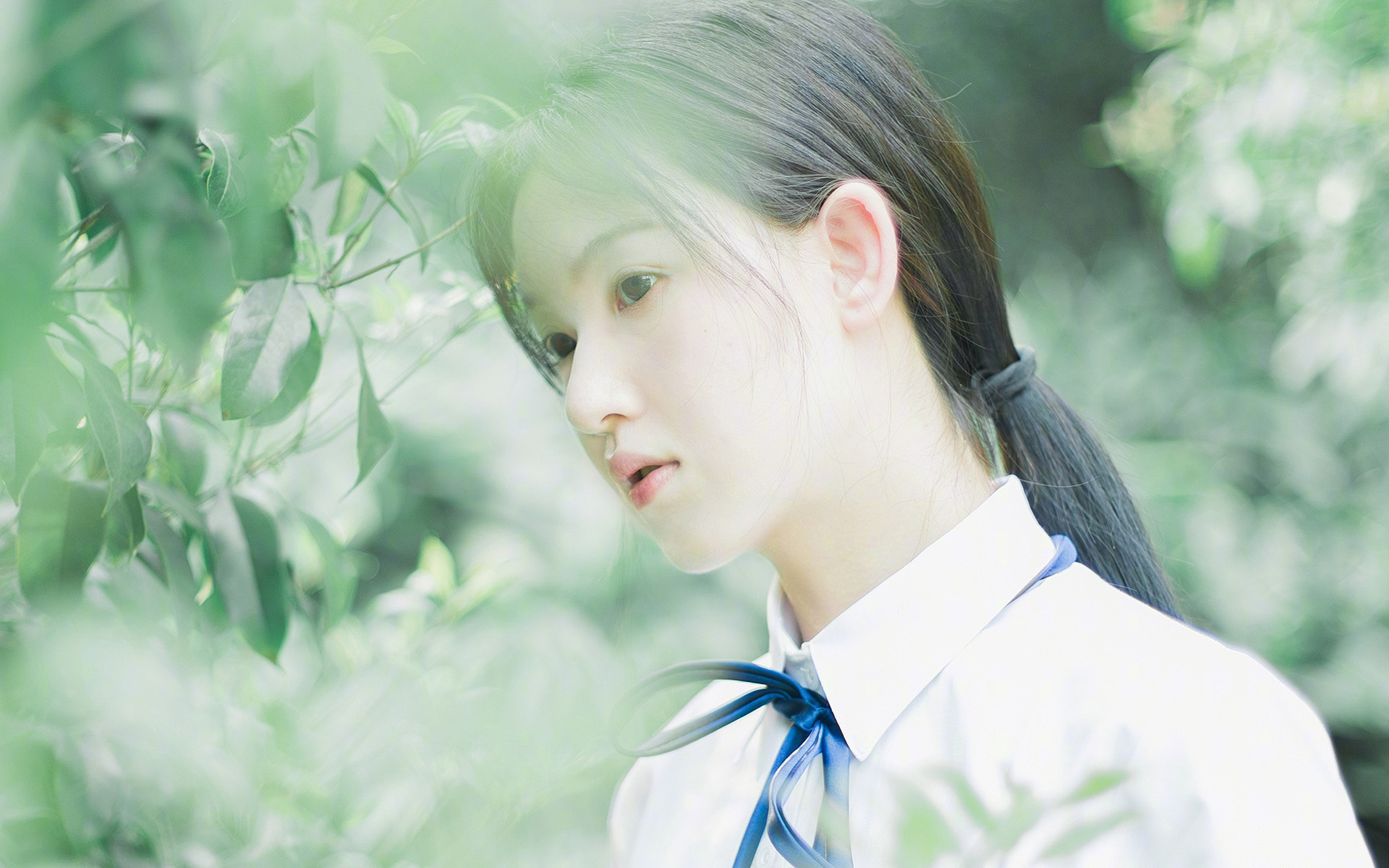 爱游戏体育（AYX）官方APP下载-精彩对抗中球员们展现出色表现，为球迷带来惊喜，比赛对抗